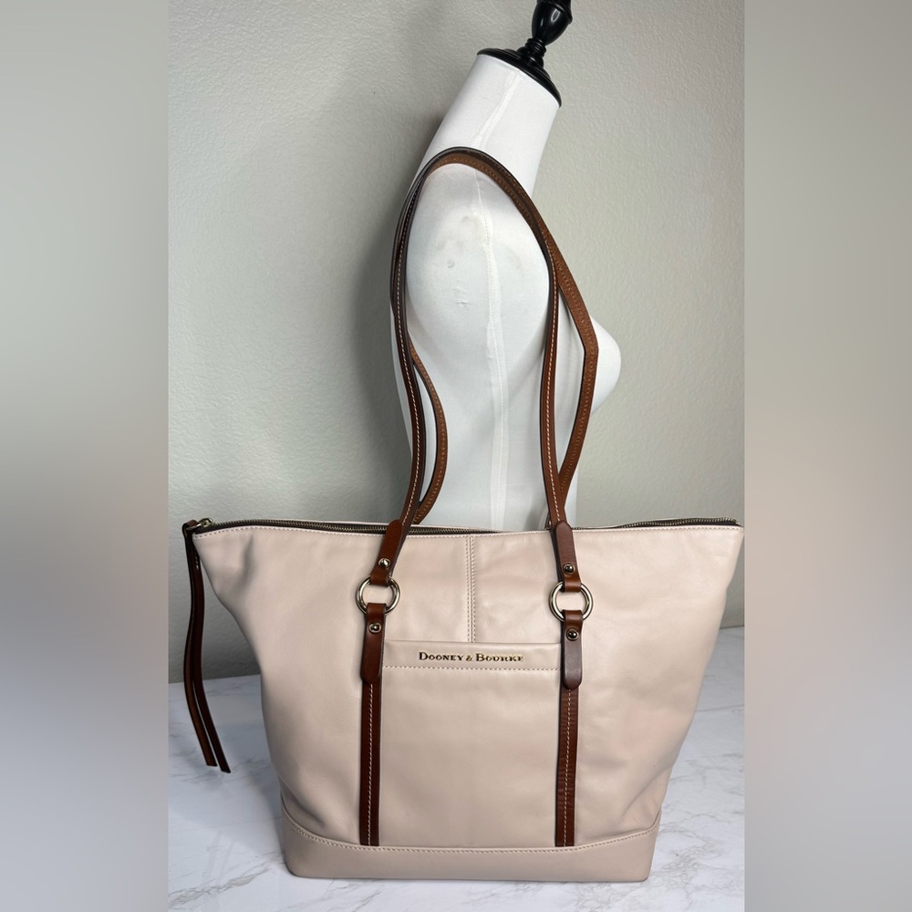Dooney & Bourke Wexford Leather Tilly Large Tote Shoulder Bag Cream Brown